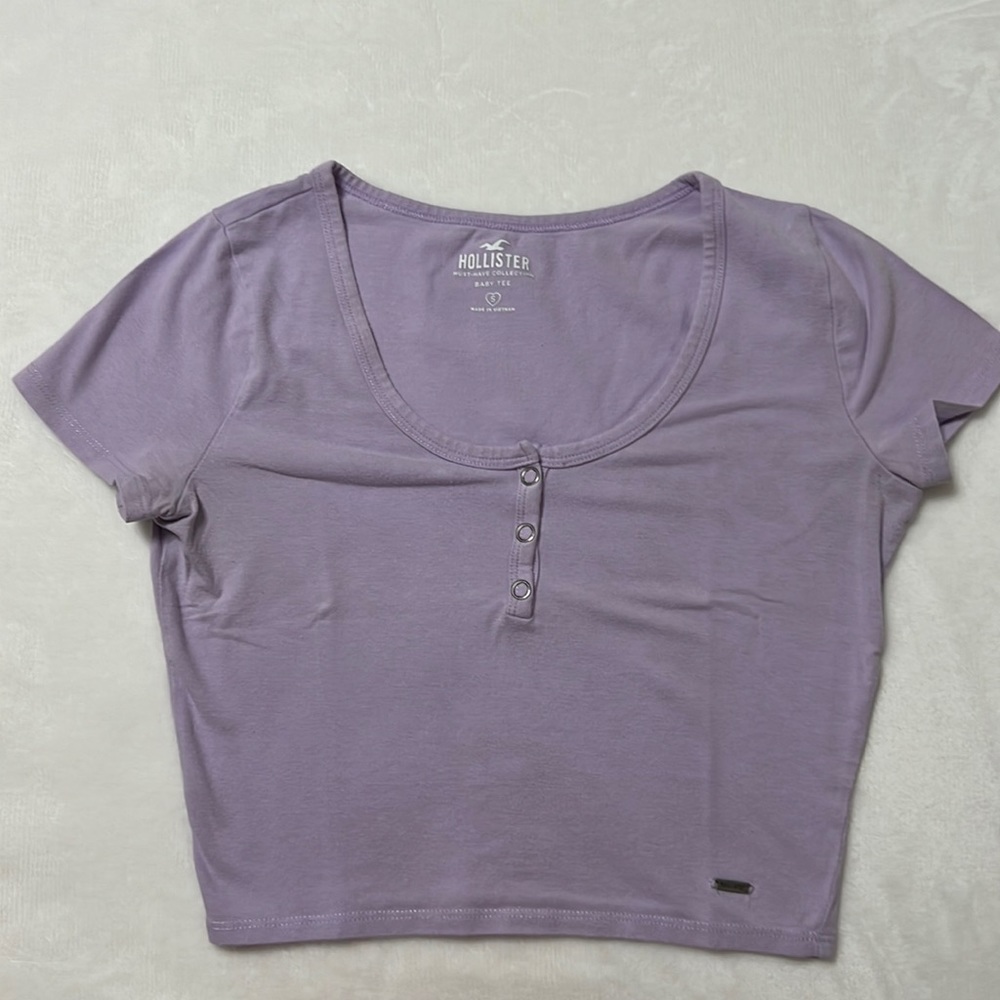 Hollister size small purple baby tee
